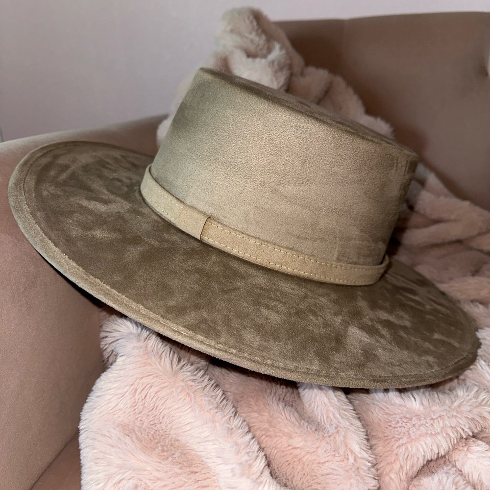 Horse Hats Charlie 1 hat lookalike